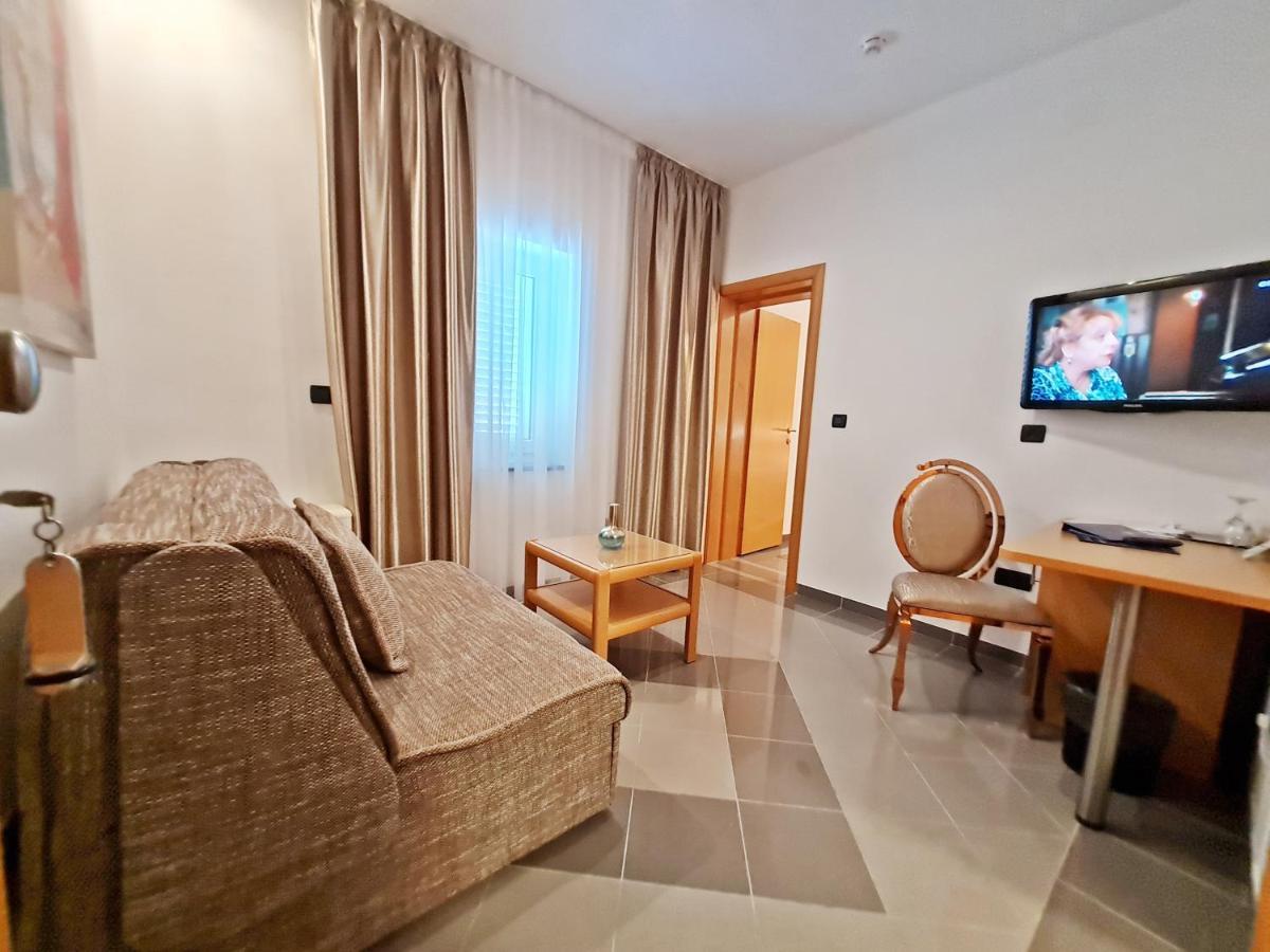 Hotel Sunce Подстрана Екстер'єр фото